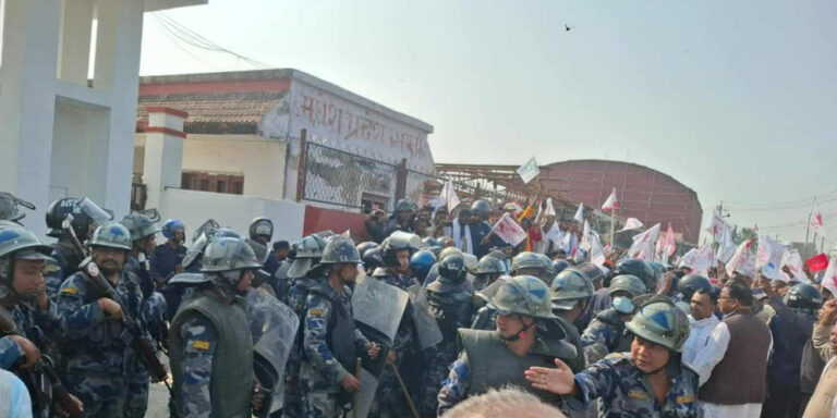 The current image has no alternative text. The file name is: morcha.jpg