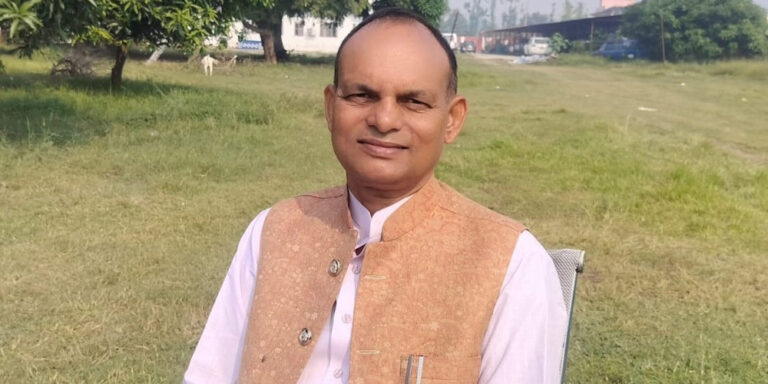 The current image has no alternative text. The file name is: padmukta.jpg