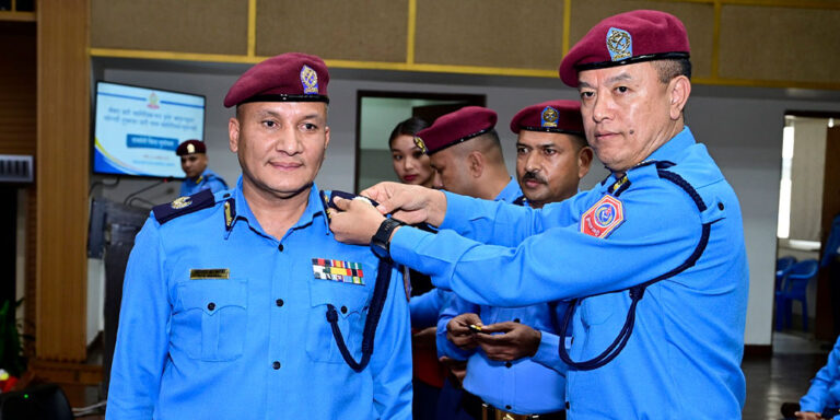 The current image has no alternative text. The file name is: prahari.jpg