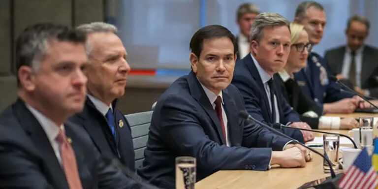 The current image has no alternative text. The file name is: us-russa.jpg