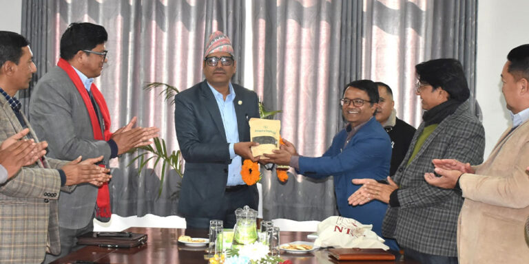 The current image has no alternative text. The file name is: banmantri.jpg