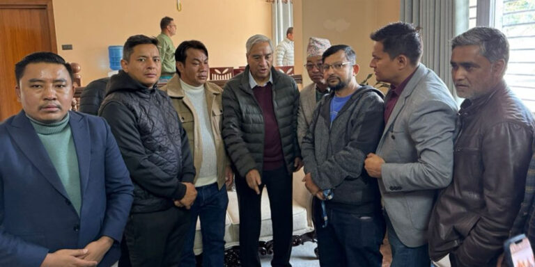 The current image has no alternative text. The file name is: deuba.jpg