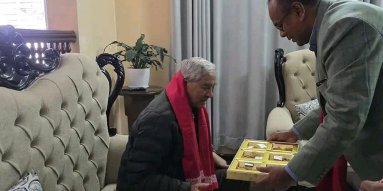 The current image has no alternative text. The file name is: deuwa.jpg