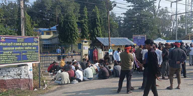 The current image has no alternative text. The file name is: dharna.jpg