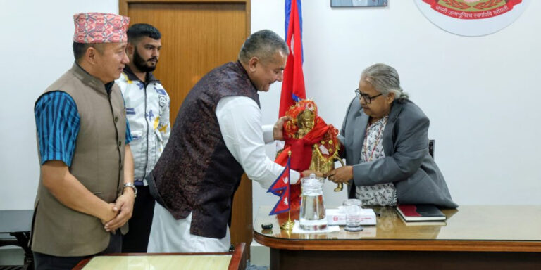 The current image has no alternative text. The file name is: durga-2.jpg