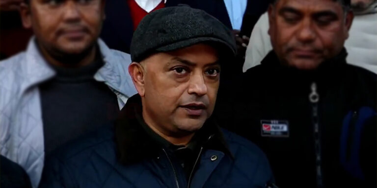 The current image has no alternative text. The file name is: gagan.jpg