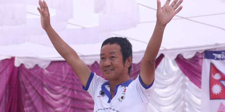 The current image has no alternative text. The file name is: hark.jpg