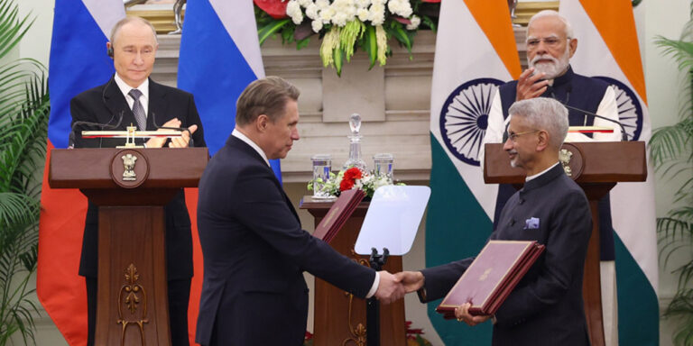 The current image has no alternative text. The file name is: india-russa.jpg