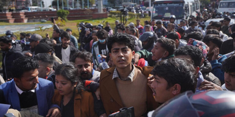 The current image has no alternative text. The file name is: miraj-3.jpg