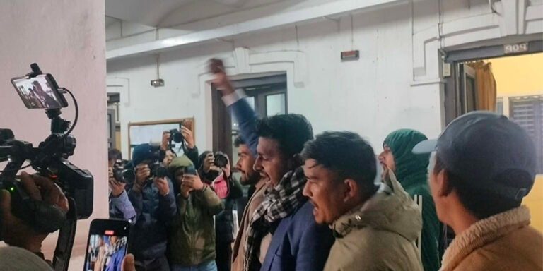 The current image has no alternative text. The file name is: narbaji.jpg