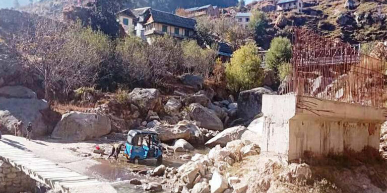 The current image has no alternative text. The file name is: pool.jpg