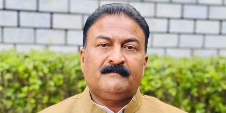 The current image has no alternative text. The file name is: rajkumar-gupta.jpg