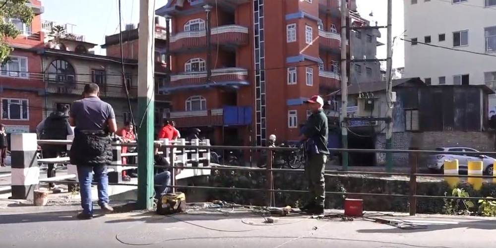 धोबीखोलामा स्थानीयले राख्न थाले रेलिङ