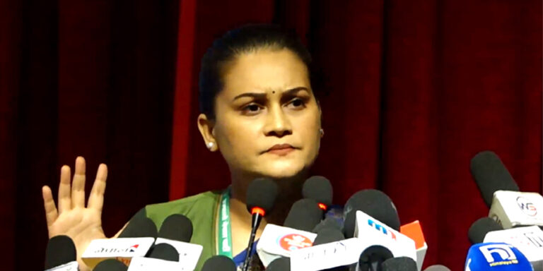 The current image has no alternative text. The file name is: rima.jpg