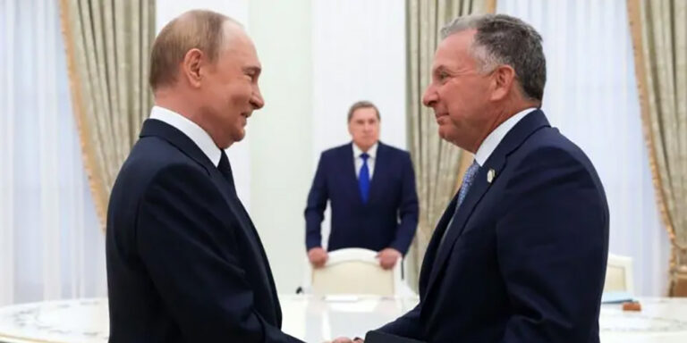 The current image has no alternative text. The file name is: russa.jpg