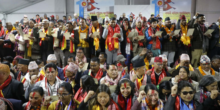 The current image has no alternative text. The file name is: sapat.jpg