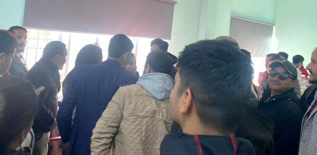 एमाले प्रतिनिधि छनोट विवाद: च्यासलमा कार्यकर्ताबीच हात हालाहाल