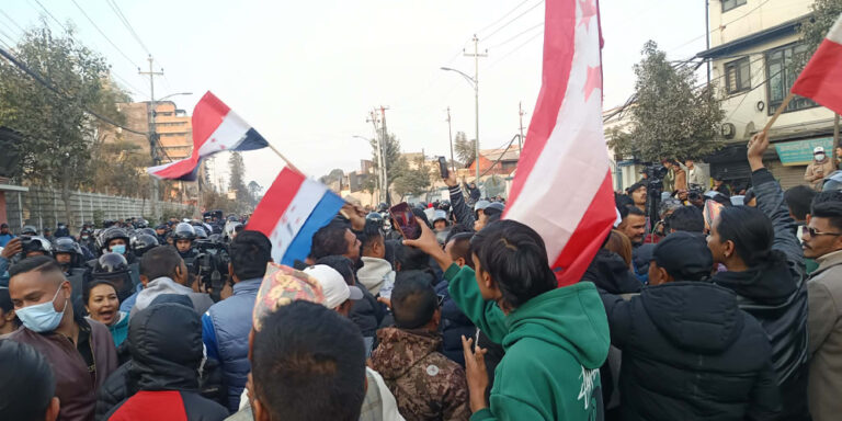 The current image has no alternative text. The file name is: co.jpg