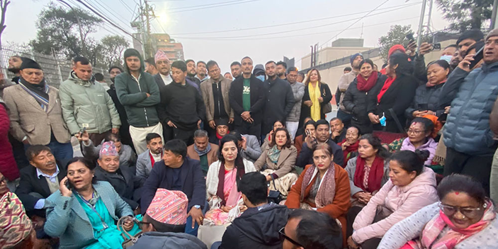 गगन नेतृत्वको कांग्रेस पदाधिकारी पनि आयोगमा धर्नामा