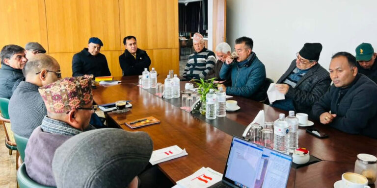 The current image has no alternative text. The file name is: gagan-1.jpg