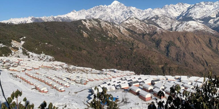 The current image has no alternative text. The file name is: snow-3.jpg