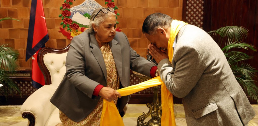 ३ वटा मन्त्रालय सम्हालेका कुलमान घिसिङले दिए राजीनामा