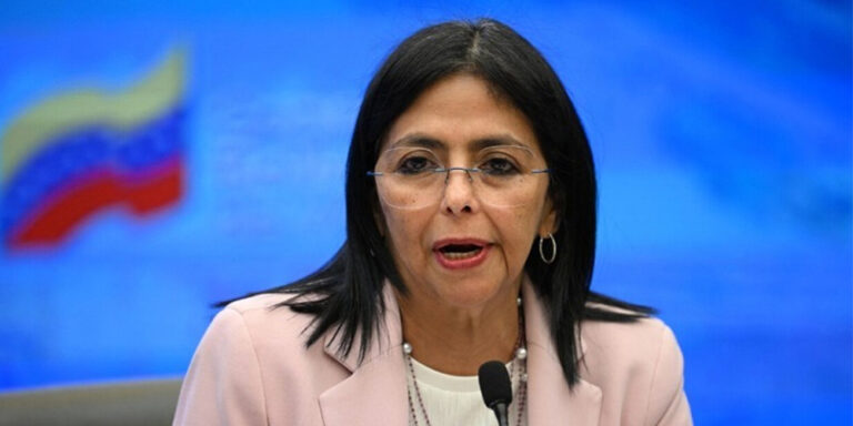 The current image has no alternative text. The file name is: venijuyala.jpg