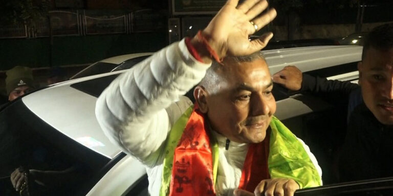 The current image has no alternative text. The file name is: durga.jpg