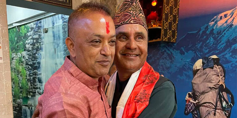 The current image has no alternative text. The file name is: gagan-4.jpg