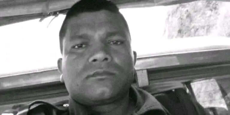 The current image has no alternative text. The file name is: hawaldar.jpg