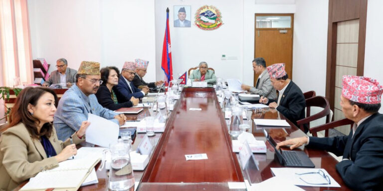 The current image has no alternative text. The file name is: mantriparisadh-1.jpg