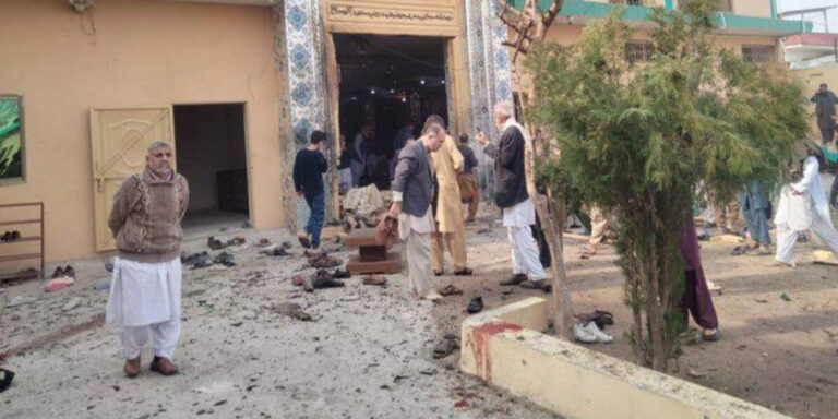 The current image has no alternative text. The file name is: pakistan.jpg