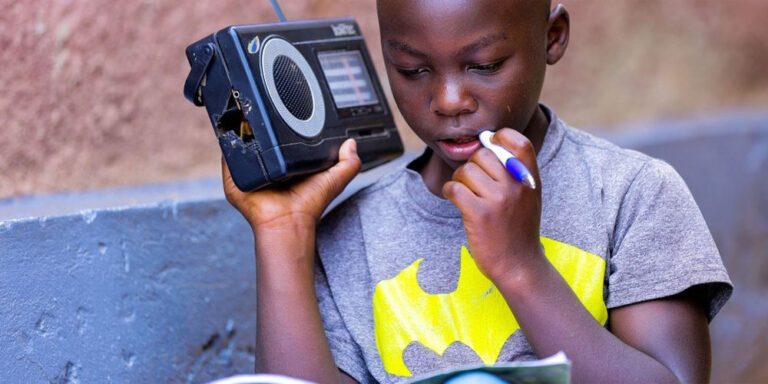 The current image has no alternative text. The file name is: radio.jpg