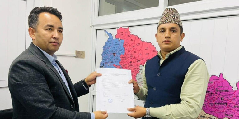 The current image has no alternative text. The file name is: bandari.jpg