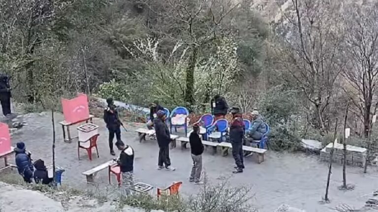 The current image has no alternative text. The file name is: darchula.jpg