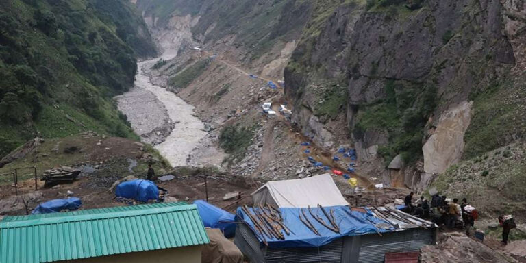 The current image has no alternative text. The file name is: india-chaina.jpg