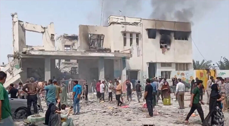 The current image has no alternative text. The file name is: iran_21772283781.jpg