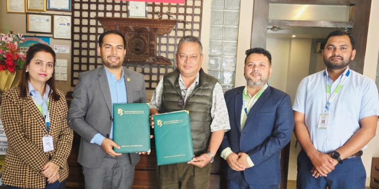 The current image has no alternative text. The file name is: kamana.jpg