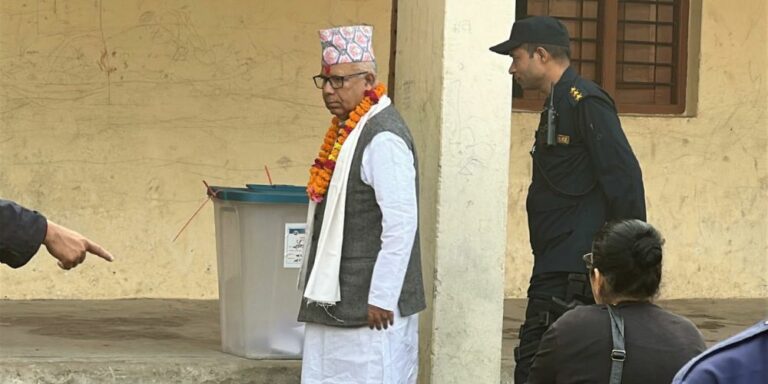 The current image has no alternative text. The file name is: madhab.jpg