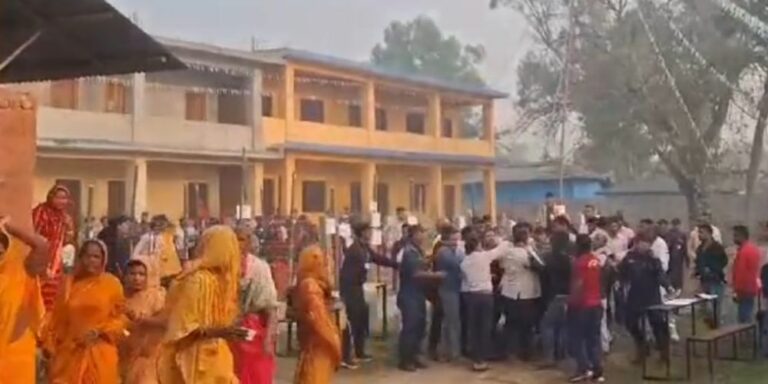 The current image has no alternative text. The file name is: srlahi.jpg