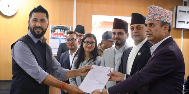 The current image has no alternative text. The file name is: dp-.jpg