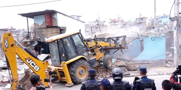 The current image has no alternative text. The file name is: gari-gau.jpg