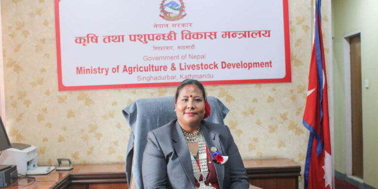 The current image has no alternative text. The file name is: mantri.jpg