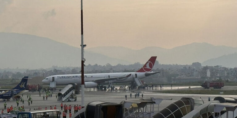 The current image has no alternative text. The file name is: airport.jpg