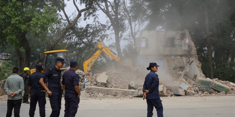 The current image has no alternative text. The file name is: dozer-2.jpg