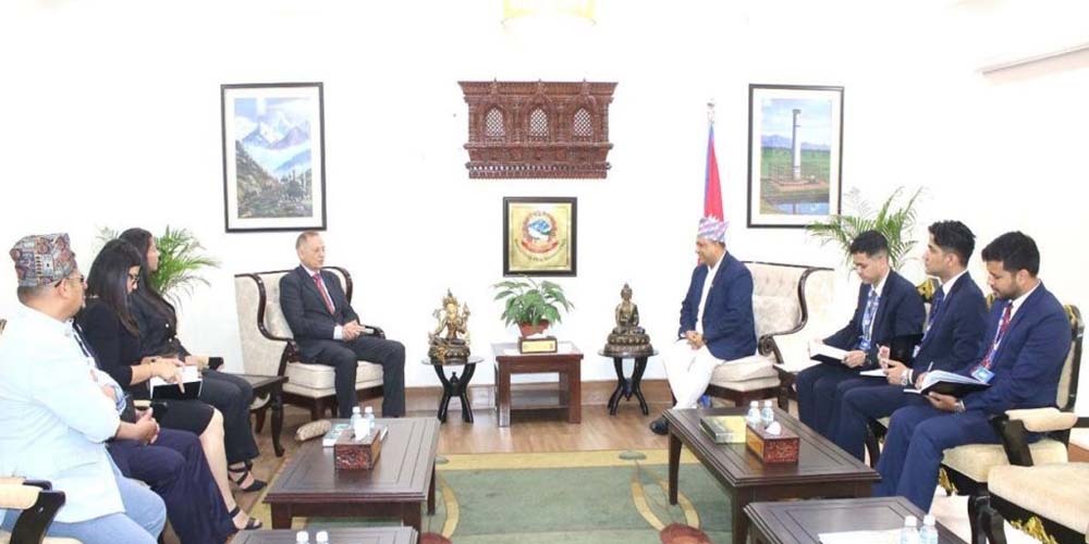 नेपालको हवाई क्षेत्रलाई ईयूको कालोसूचीबाट हटाउन परराष्ट्रमन्त्रीको आग्रह