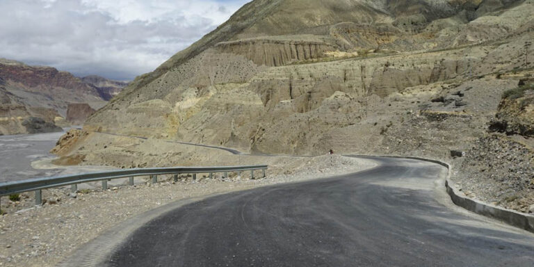 The current image has no alternative text. The file name is: humla-1.jpg