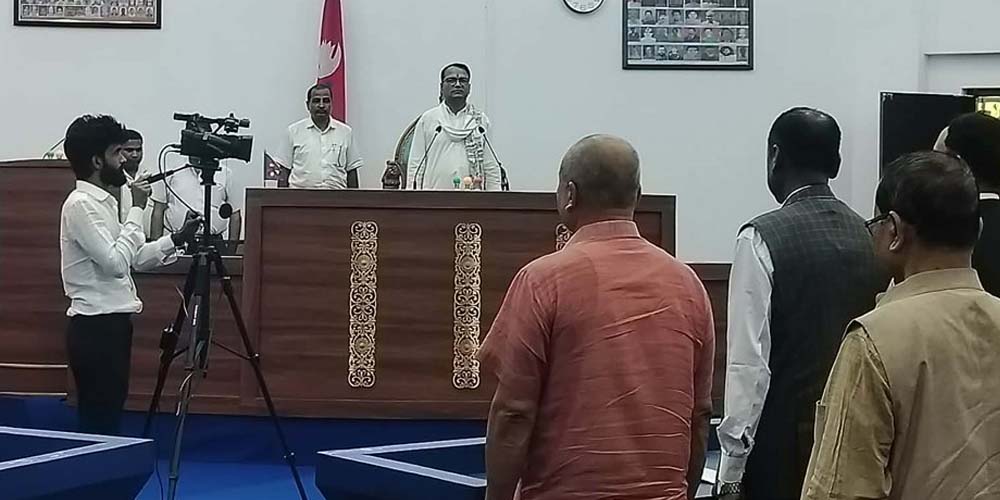 मुख्यमन्त्री यादवले विश्वासको मत लिन प्रदेश सभा बैठक सुरु