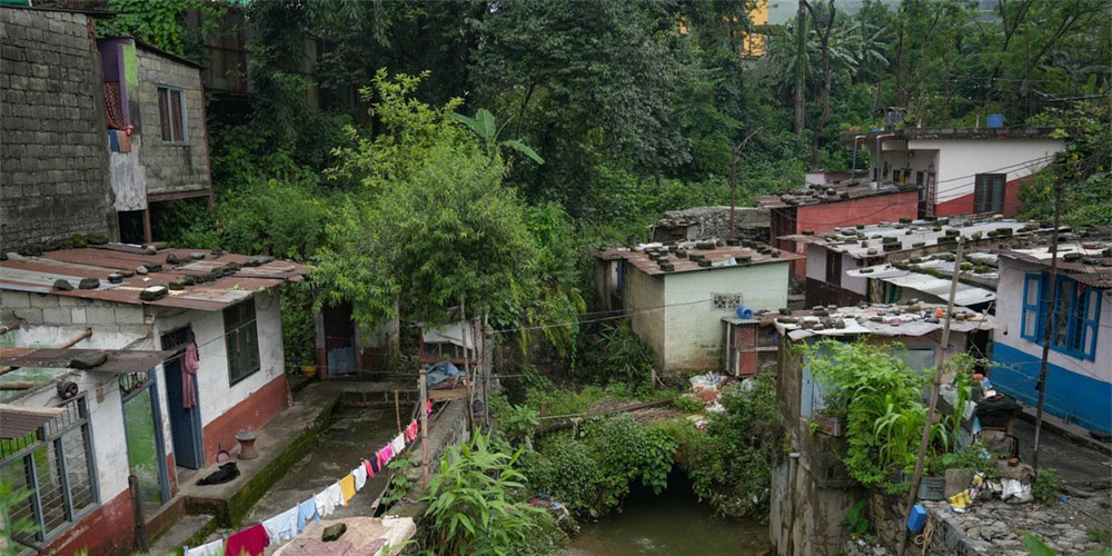 पोखराको खोलाघरमा बनेका संरचना हटाइँदै