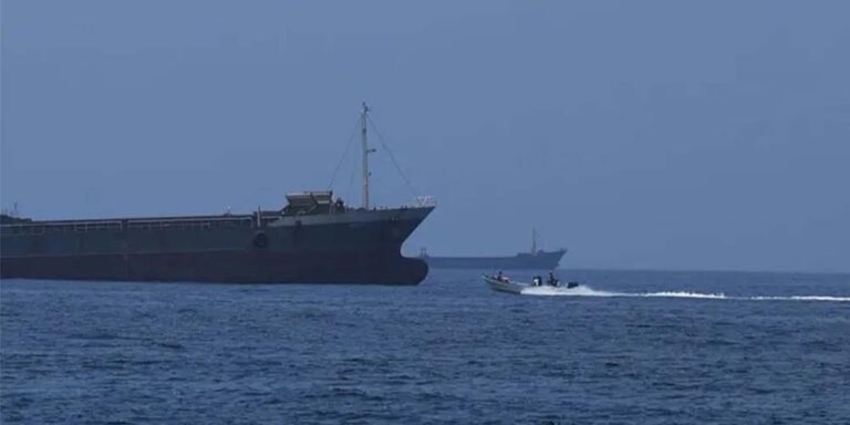 The current image has no alternative text. The file name is: us-iran.jpg